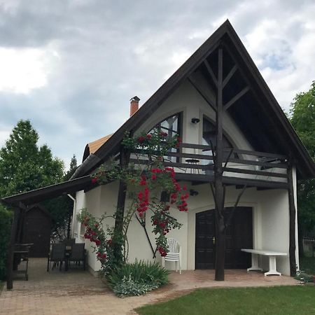 Rozsa Porta Villa Vonyarcvashegy Luaran gambar
