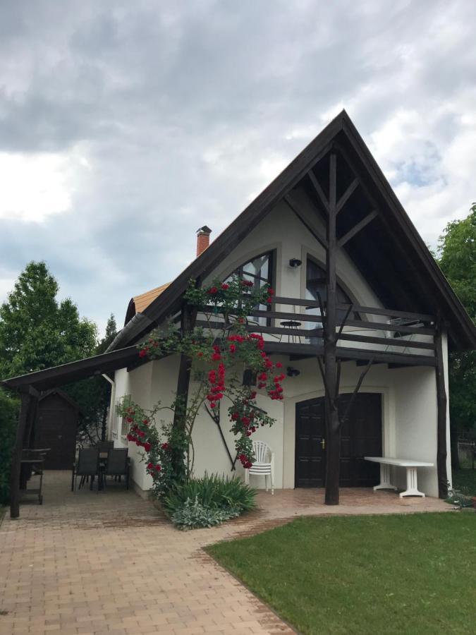 Rozsa Porta Villa Vonyarcvashegy Luaran gambar